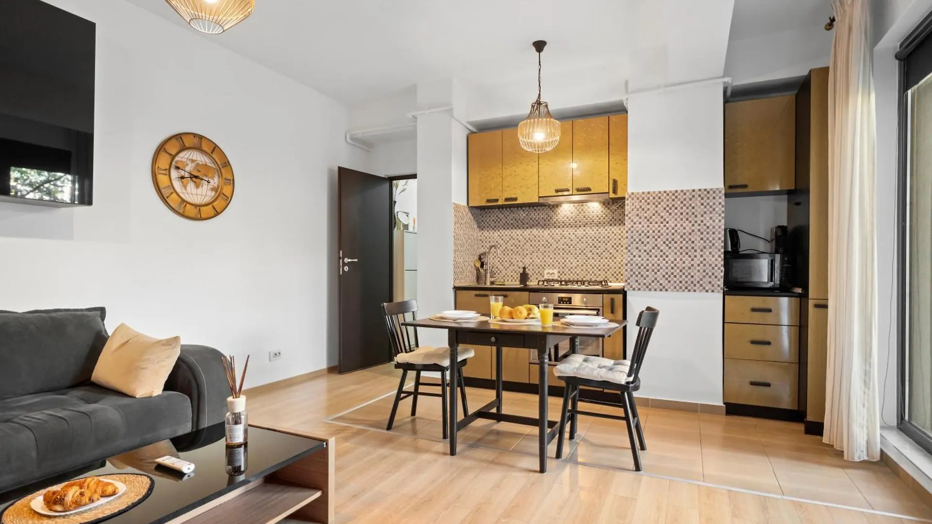 Elegant & Newly Renovated Gem Apartment Bucharest