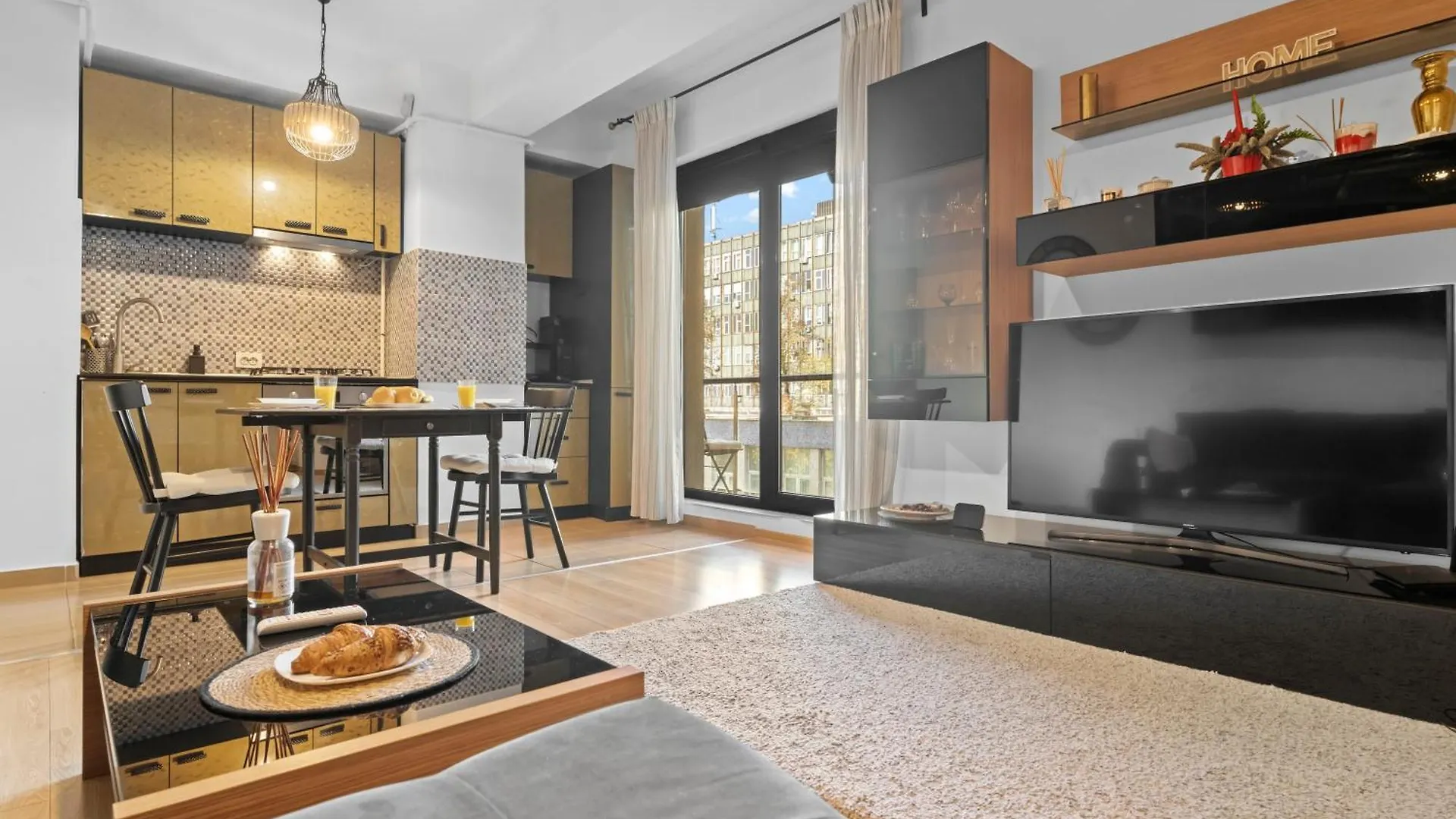 Elegant & Newly Renovated Gem Apartment Bucharest 0*,