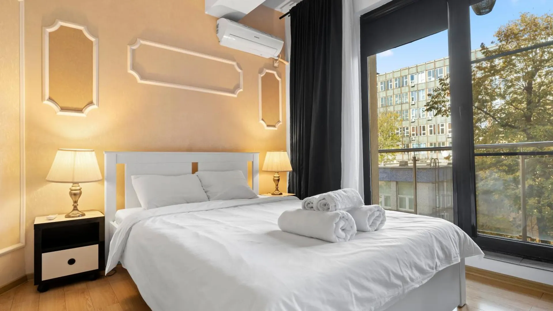 Elegant & Newly Renovated Gem Apartment Bucharest