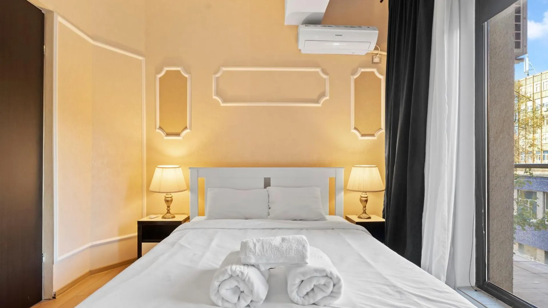 Elegant & Newly Renovated Gem Apartment Bucharest 0*,