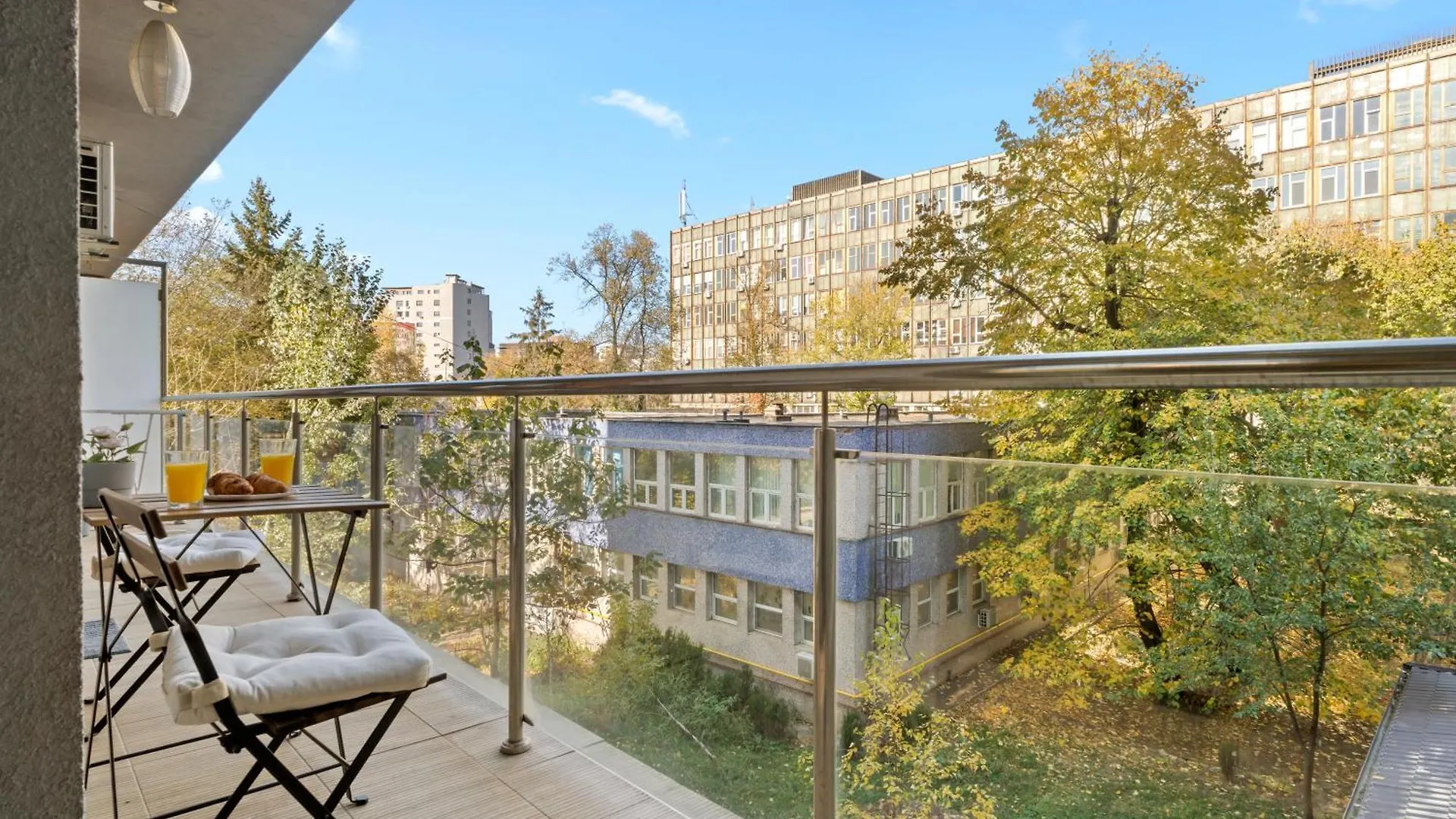 Elegant & Newly Renovated Gem Apartment Bucharest