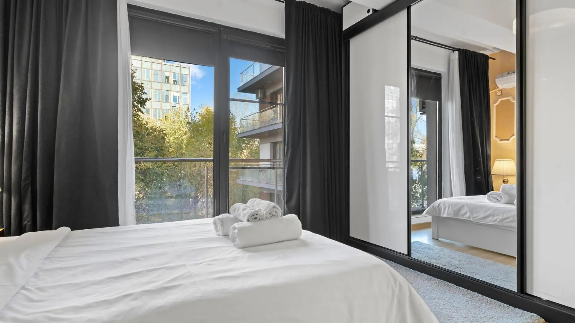 Elegant & Newly Renovated Gem Apartment Bucharest